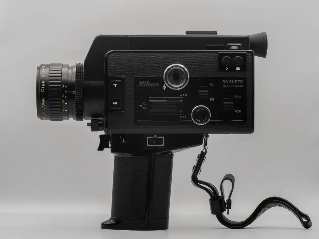 Nikon R8_Super_0.webp