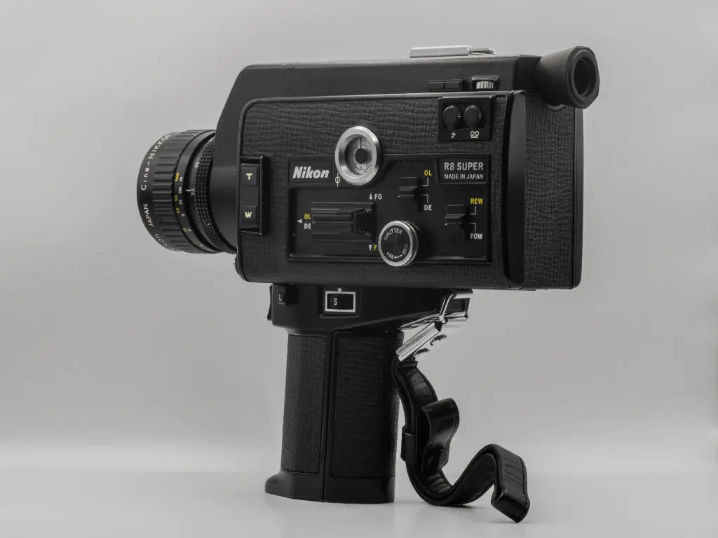 Nikon R8_Super_7.webp