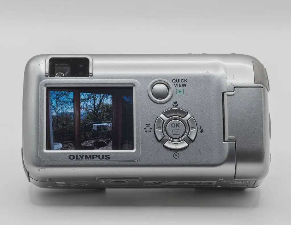 Olylmpus C-460 + PT-02116.webp